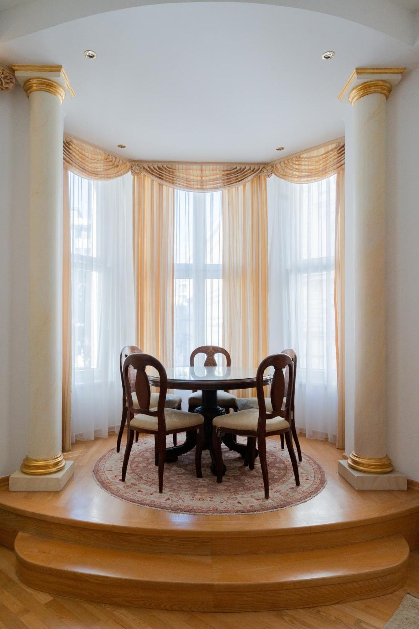 Empress Sisi Royal Apartment Виена Екстериор снимка