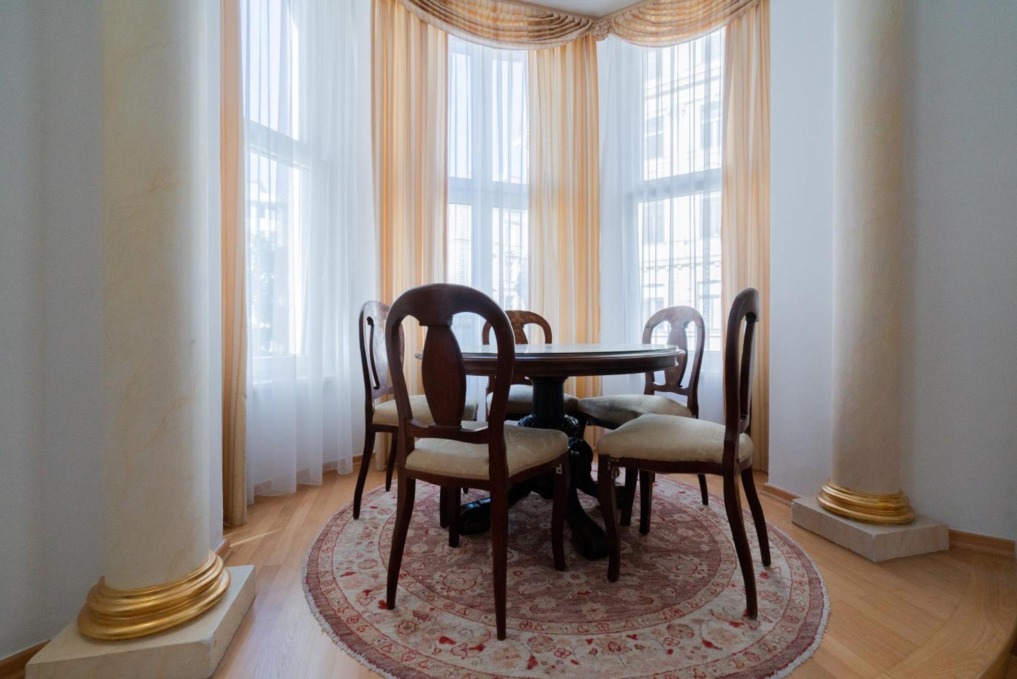 Empress Sisi Royal Apartment Виена Екстериор снимка
