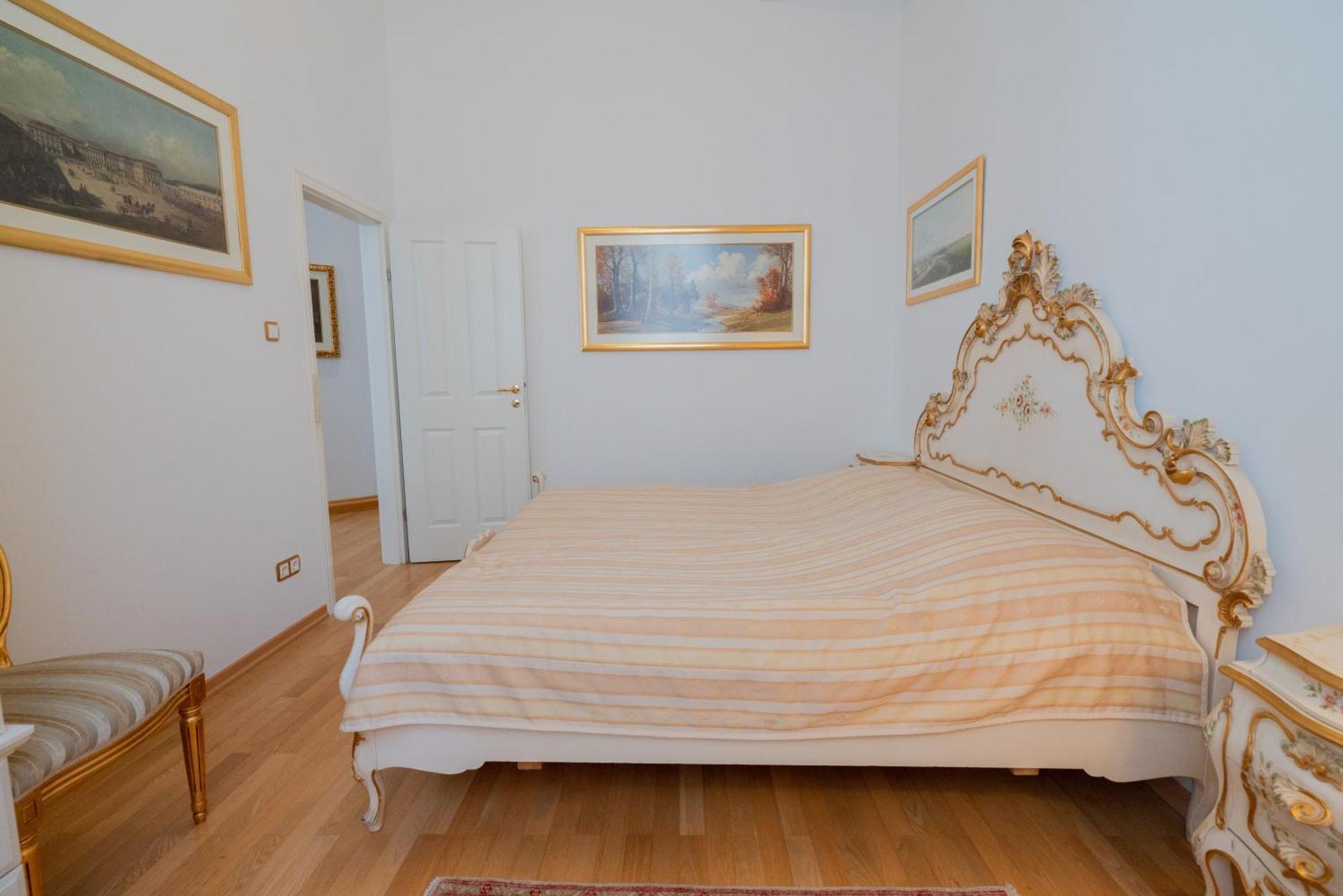 Empress Sisi Royal Apartment Виена Екстериор снимка