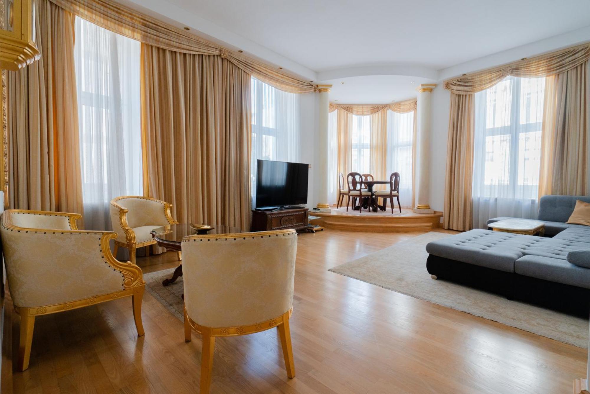 Empress Sisi Royal Apartment Виена Екстериор снимка
