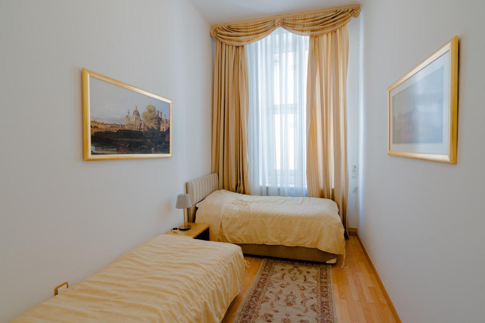Empress Sisi Royal Apartment Виена Екстериор снимка